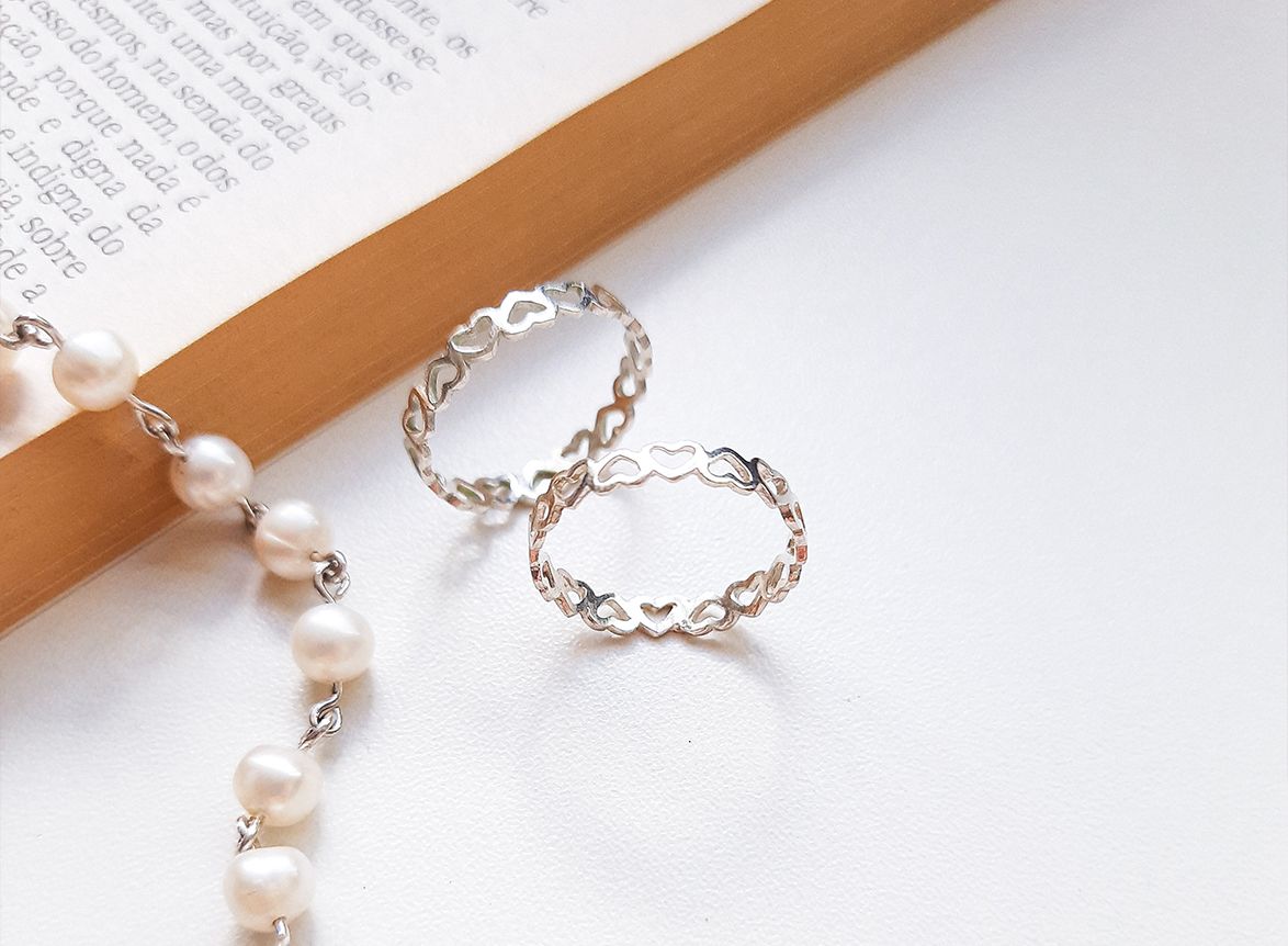 Tips and Tricks to Wear Bracelets with Different Outfits